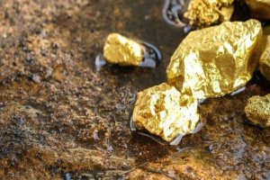 استخراج سالانه یک میلیون و ۸۵ هزار تن ماده معدنی طلا در تکاب